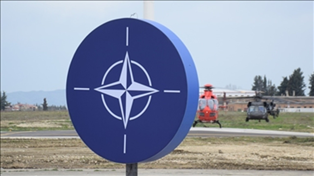 ABD, NATO'nun Polonya'daki depolama tesisine ilk tank ve zırhlı araç sevkiyatını yaptı