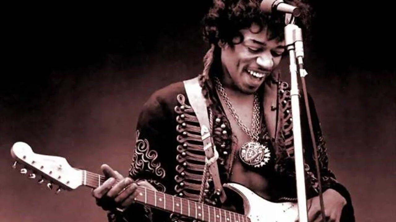 Jimi Hendrix'in imzaladığı defter 2 bin sterline satıldı