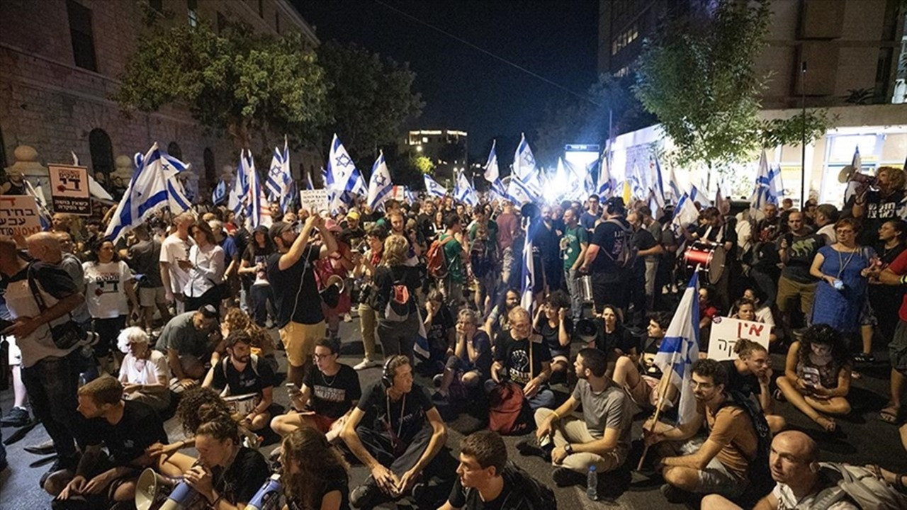 İsraillilerin eylemleri sürüyor: Sokaklarda 'Netanyahu istifa' sesleri