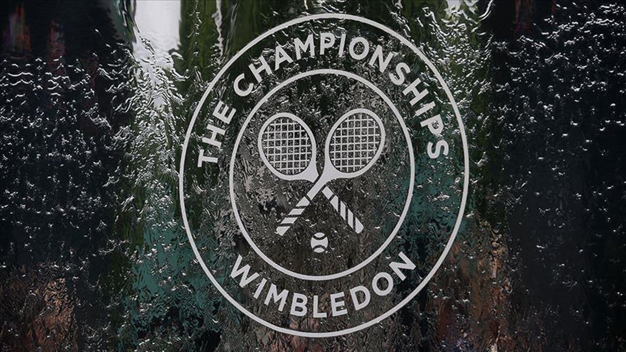Wimbledon Merkez Kortu'nda 'Soykırımı durdur!' pankartı