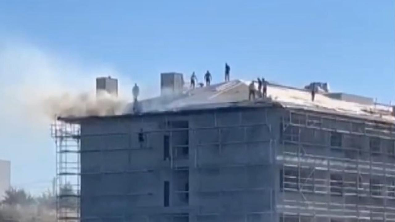 İstanbul'da 4 katlı binada yangın çıktı