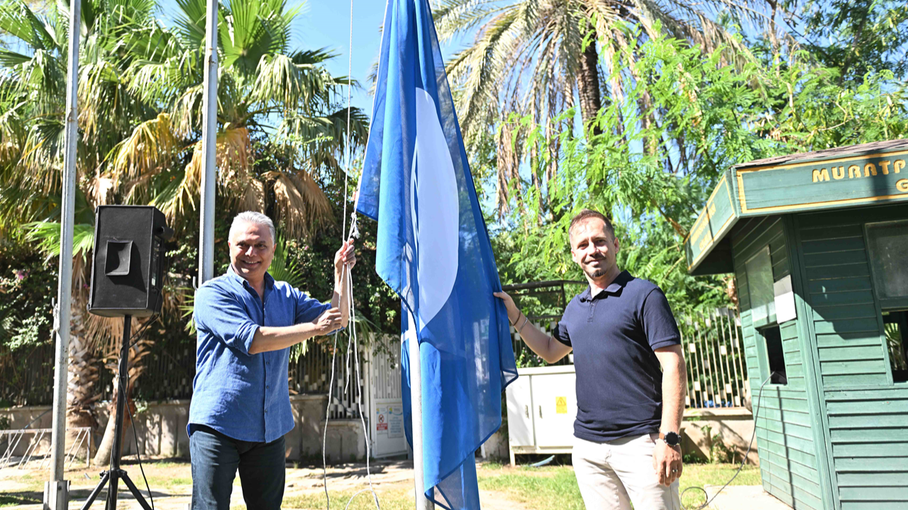 Antalya'daki falez plajlarına mavi bayraklar asıldı