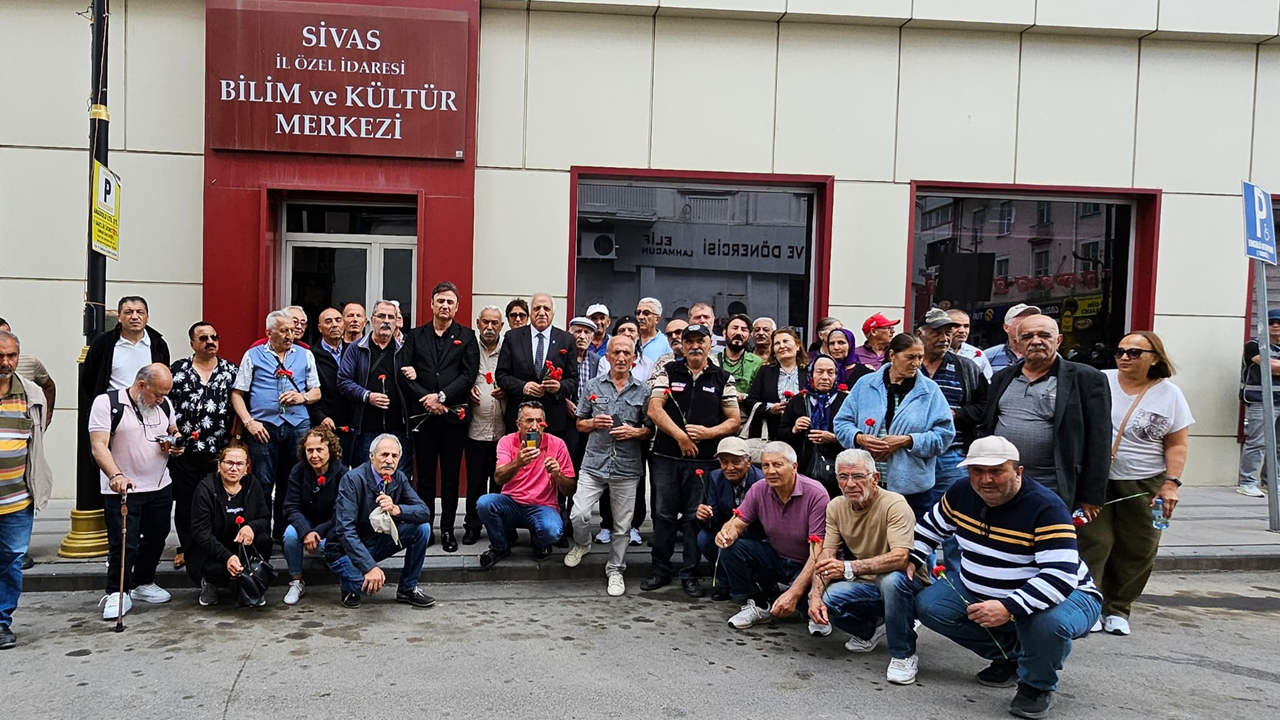 MESAM üyeleri, Sivas Katliamı'nda hayatını kaybedenleri anmak için buluştu
