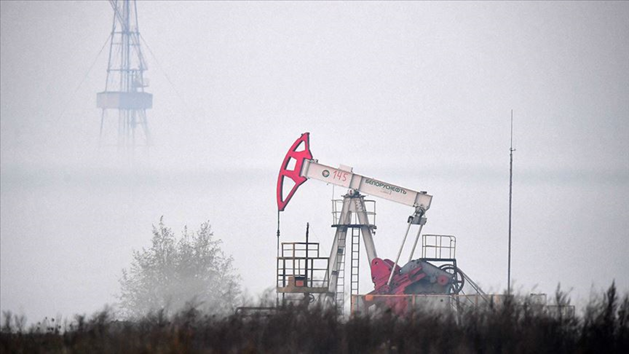 Brent petrolün varil fiyatında yüzde 0,49'luk artış