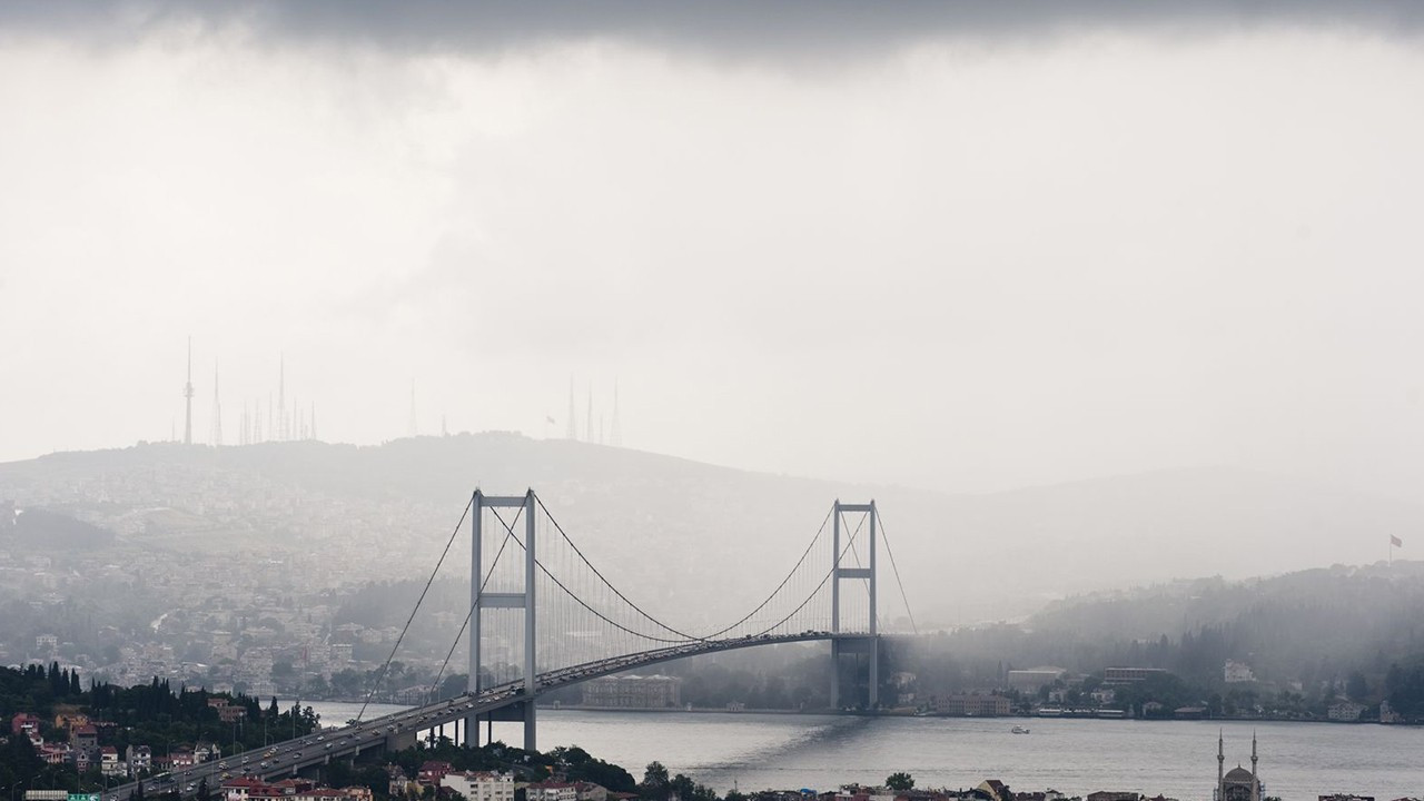 AKOM'dan İstanbul için şiddetli yağış uyarısı: Saat verildi!
