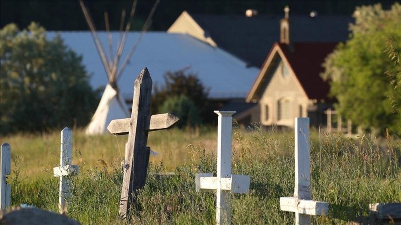 Kanada'daki eski yatılı okulda çocuk mezarları bulundu