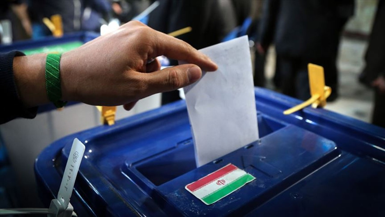 İran'da ikinci tur oy verme işlemi başladı