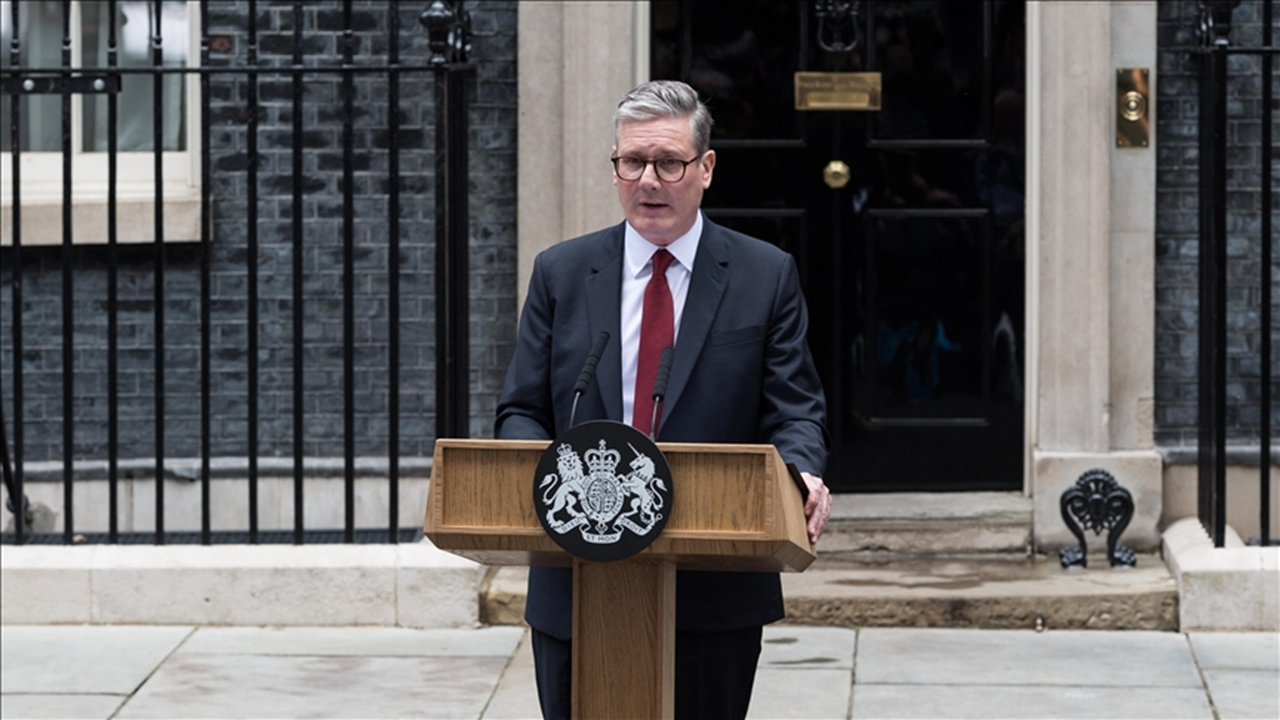 Dünya liderlerinden yeni İngiltere Başbakanı Starmer'e ilk gün tebriği
