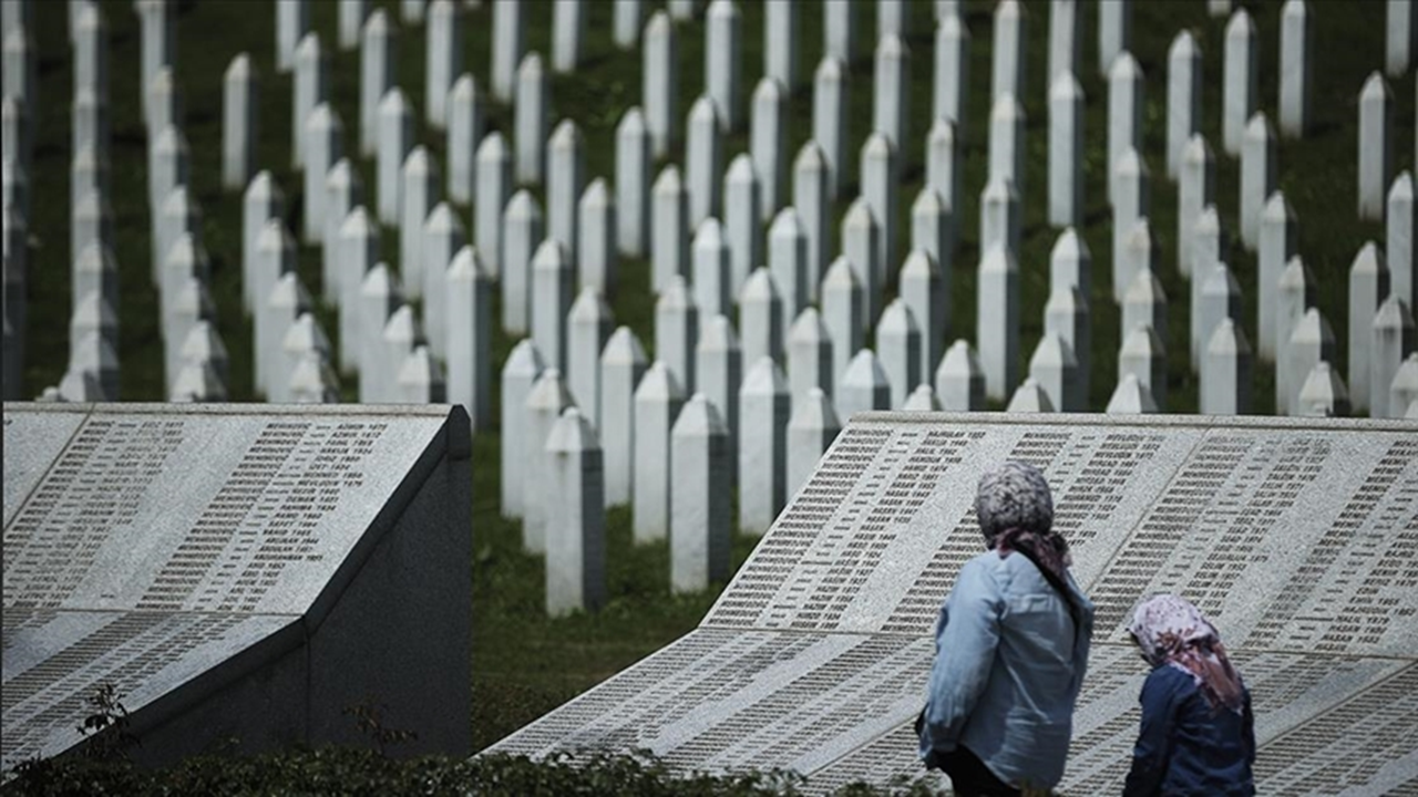 Srebrenitsa'da 14 soykırım kurbanı daha toprağa verilecek