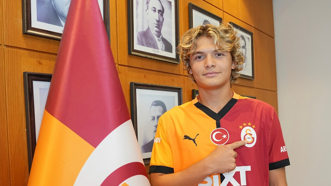Galatasaray, Efe Akman ile 2027-2028 sezonuna kadar sözleşme imzaladı