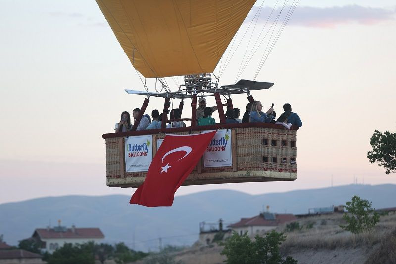 Kapadokya'da balonlar Türk bayrağı ile havalandı - Sayfa 2