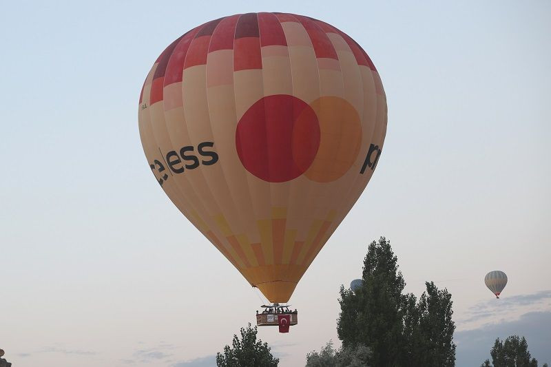 Kapadokya'da balonlar Türk bayrağı ile havalandı - Sayfa 3