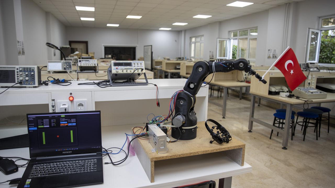 ALS hastalarına robot kol müjdesi