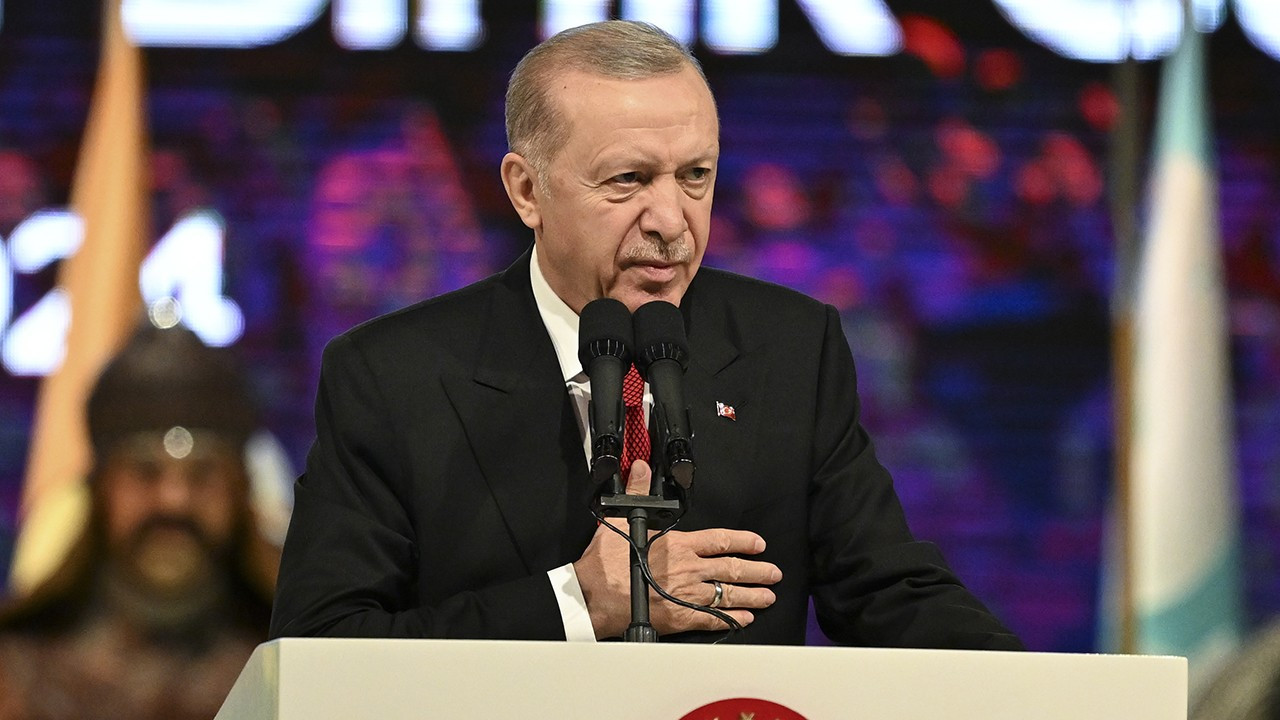 Erdoğan: Milletin iradesine kimsenin el uzatmasına müsaade etmeyiz