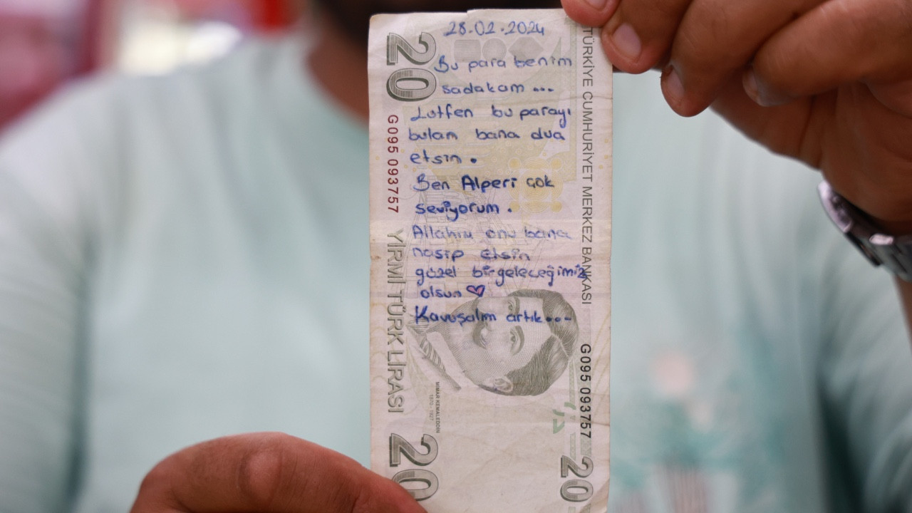 20 TL'lik banknotun üzerinde yazan 'aşk' notu: Esnaf şaştı kaldı