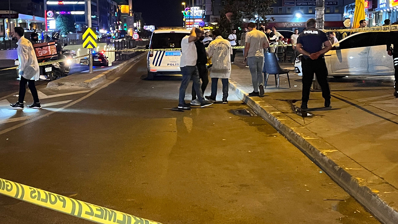İstanbul'da restorana silahlı saldırı: Yoldan geçen kişi öldü