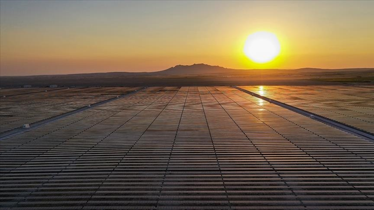 Küresel güneş enerjisi kurulu gücünün 2024'te 2 teravatı aşması bekleniyor