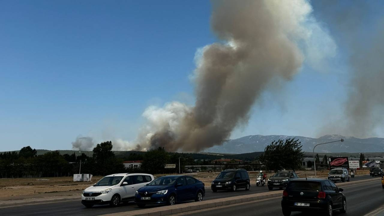 Bakan Yumaklı İzmir Gaziemir-Buca yangınlarıyla ilgili son dakika gelişmesini duyurdu
