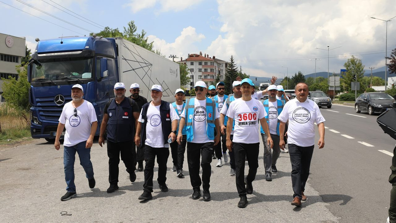 Memur-Sen üyeleri üç taleple Ankara'ya yürüyor