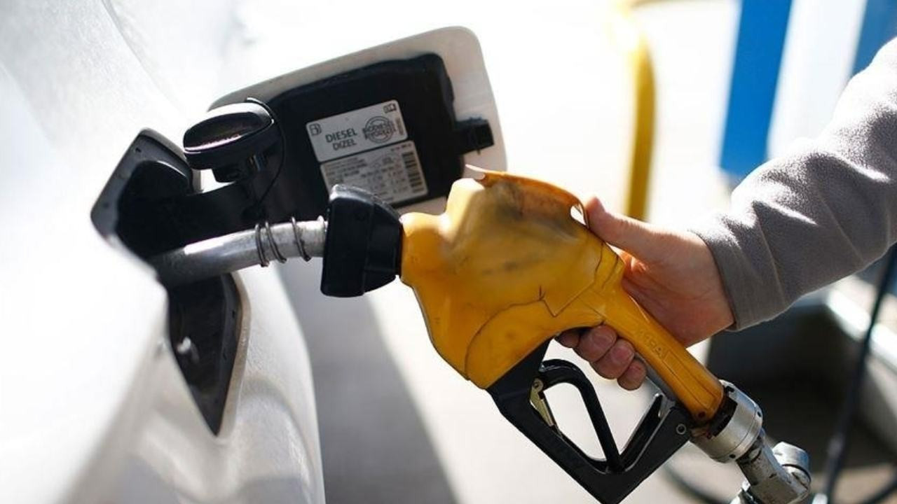 Petrol fiyatlarında gerileme, akaryakıtta indirim beklentisi: Benzin ve motorine indirim var mı?