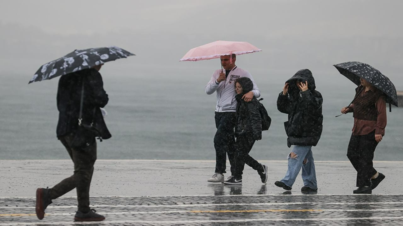 Meteoroloji saat vererek uyardı: İstanbul dahil 16 il için sağanak alarmı