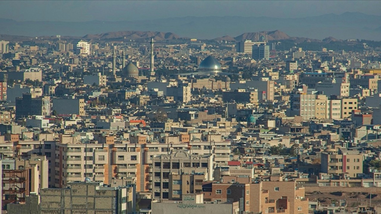 İran'da aşırı sıcak havalar nedeniyle elektrik tüketiminde tarihi rekor kırıldı