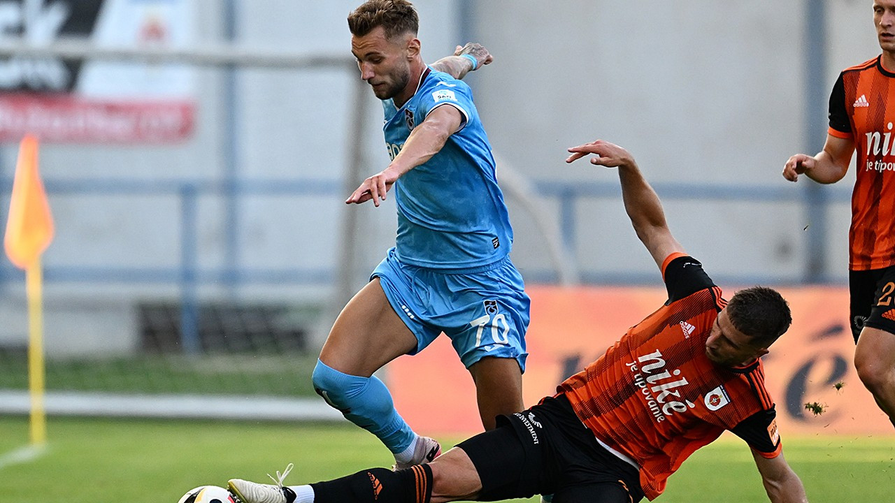 Trabzonspor Ruzomberok'u deplasmanda 2-0 yendi