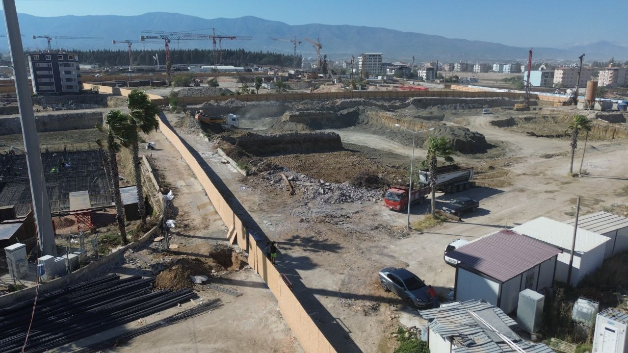 Depremlerde en çok zarar gören şehir Hatay'da son durum: Antakya kent merkezi dron ile görüntülendi - Sayfa 3