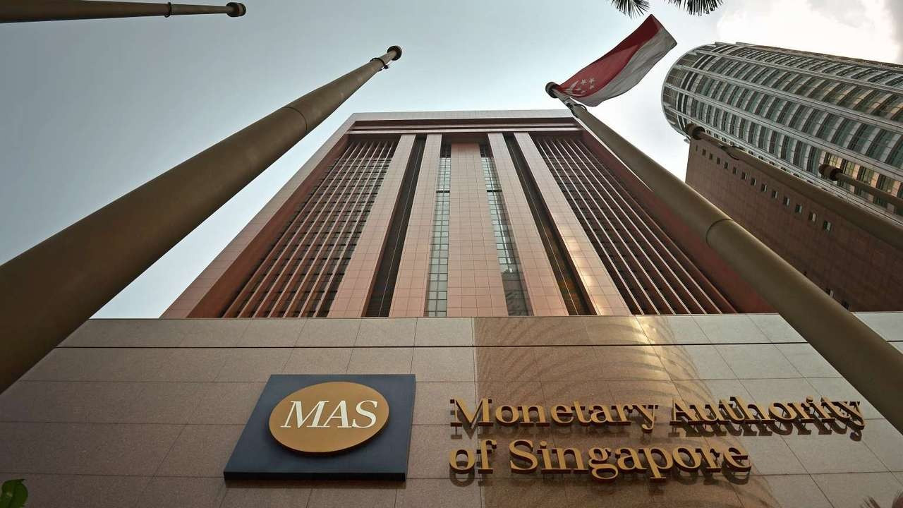 Singapur'un altın rezervi 24 yılın en büyük aylık düşüşünü yaşadı