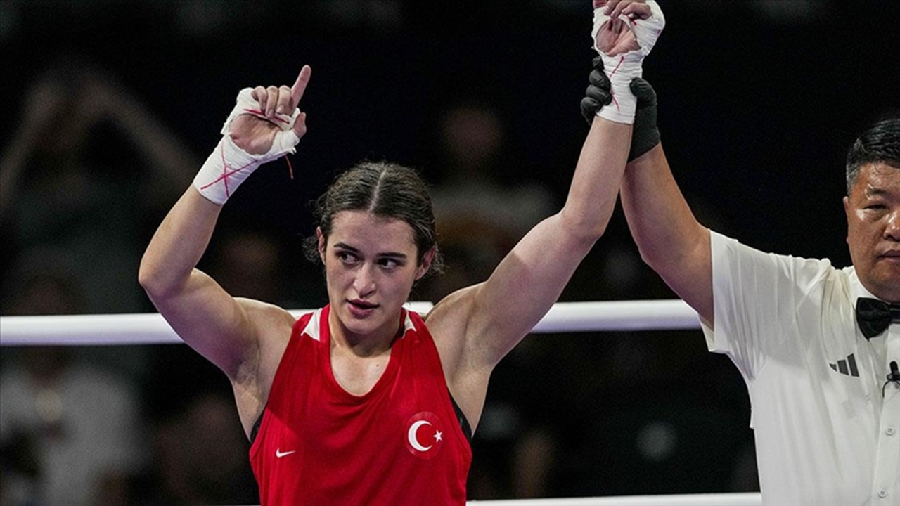 Milli boksör Esra Yıldız Kahraman olimpiyatlarda çeyrek finalde