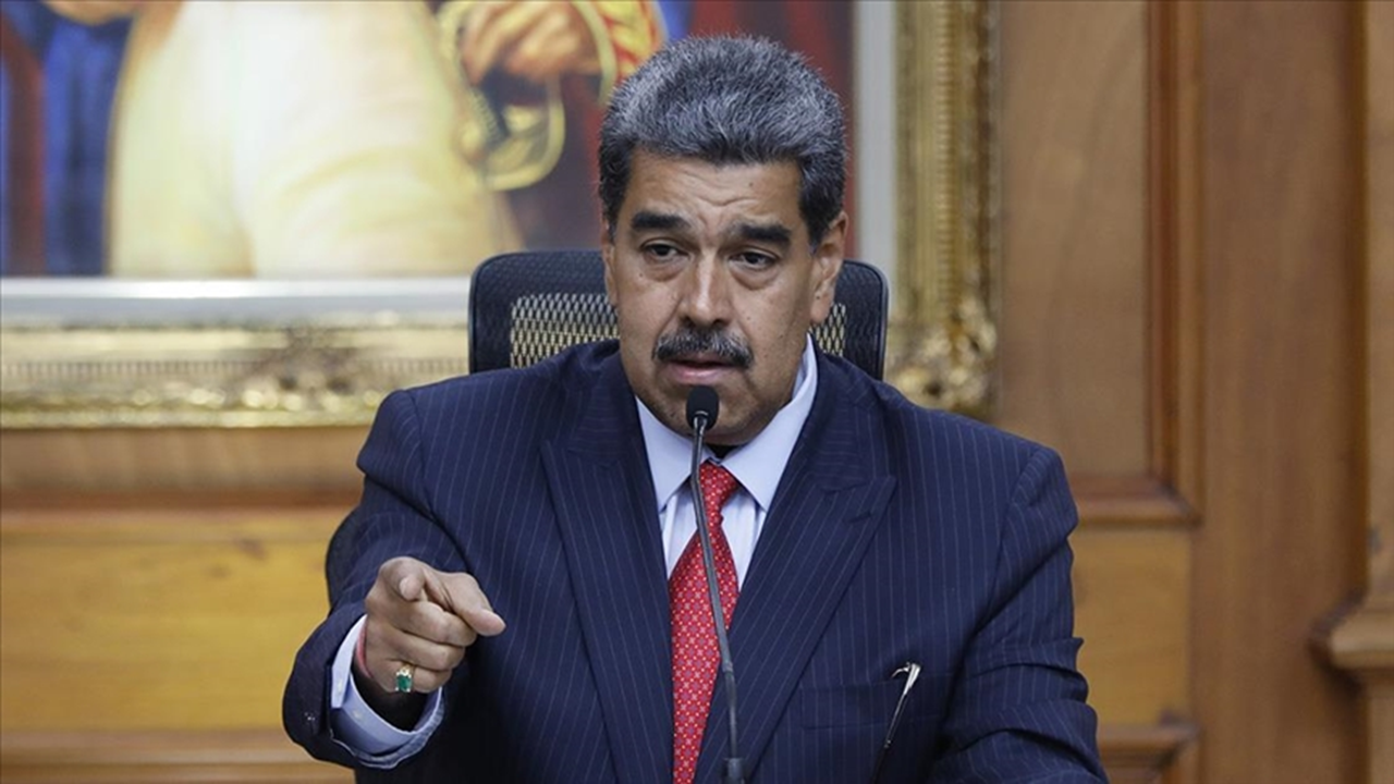 Maduro: Venezuela'nın iç işlerine burnunu sokma ABD!