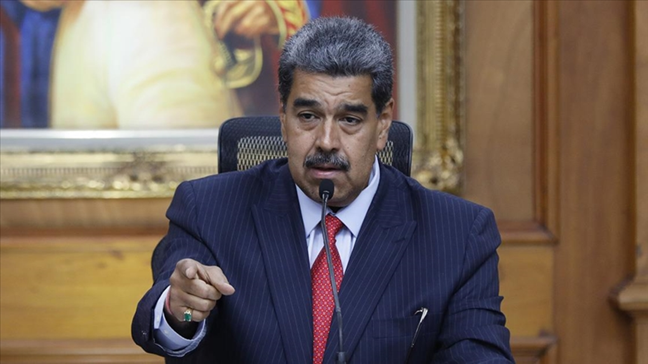 Venezuela Devlet Başkanı Maduro'dan WhatsApp'a 