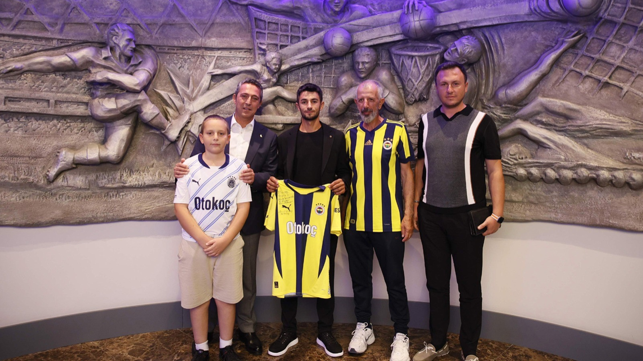 Fenerbahçeli yaratıcı çiftçi Kadıköy'de Ali Koç'un davetlisi oldu