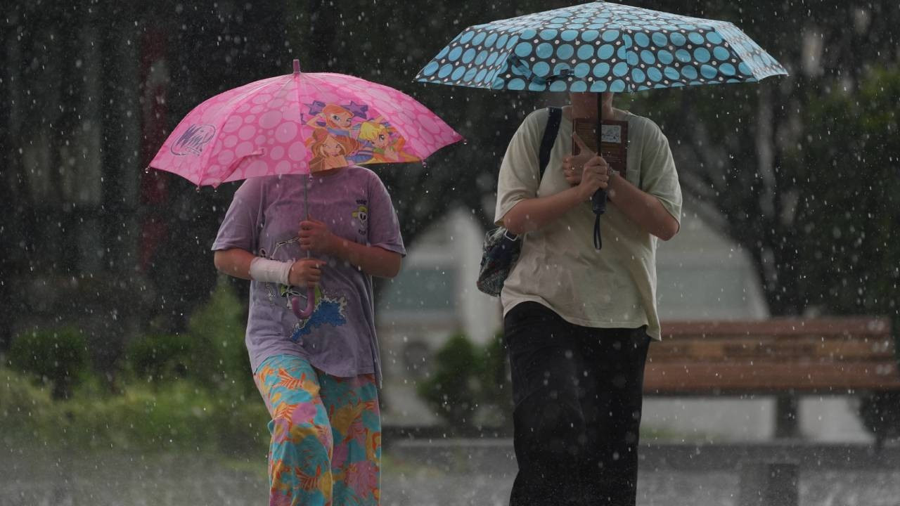 Meteoroloji'den hem yüksek sıcaklık hem de sağanak uyarısı (İstanbul, Ankara ve İzmir hava durumu)