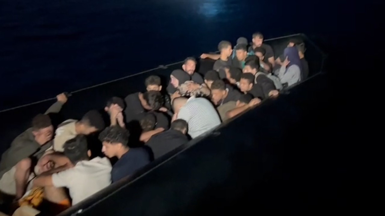 Muğla açıklarında 61 düzensiz göçmen kurtarıldı