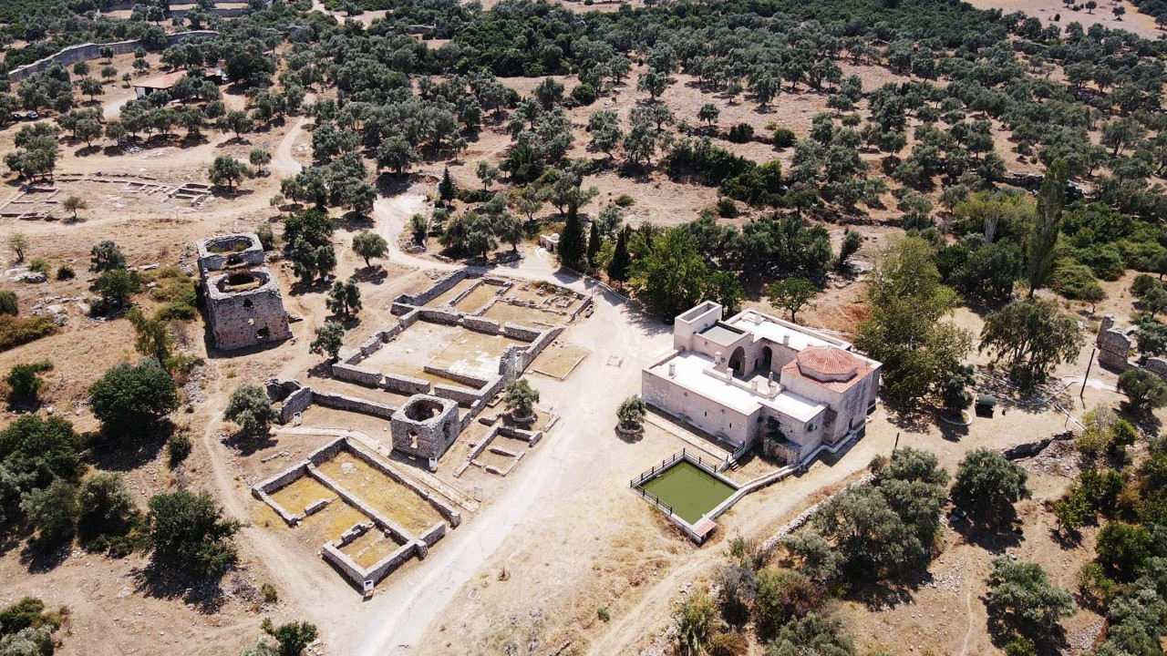 Beçin Antik Kenti'ndeki kazılarda Menteşeoğulları Beyliği döneminden sarnıç ortaya çıkarıldı