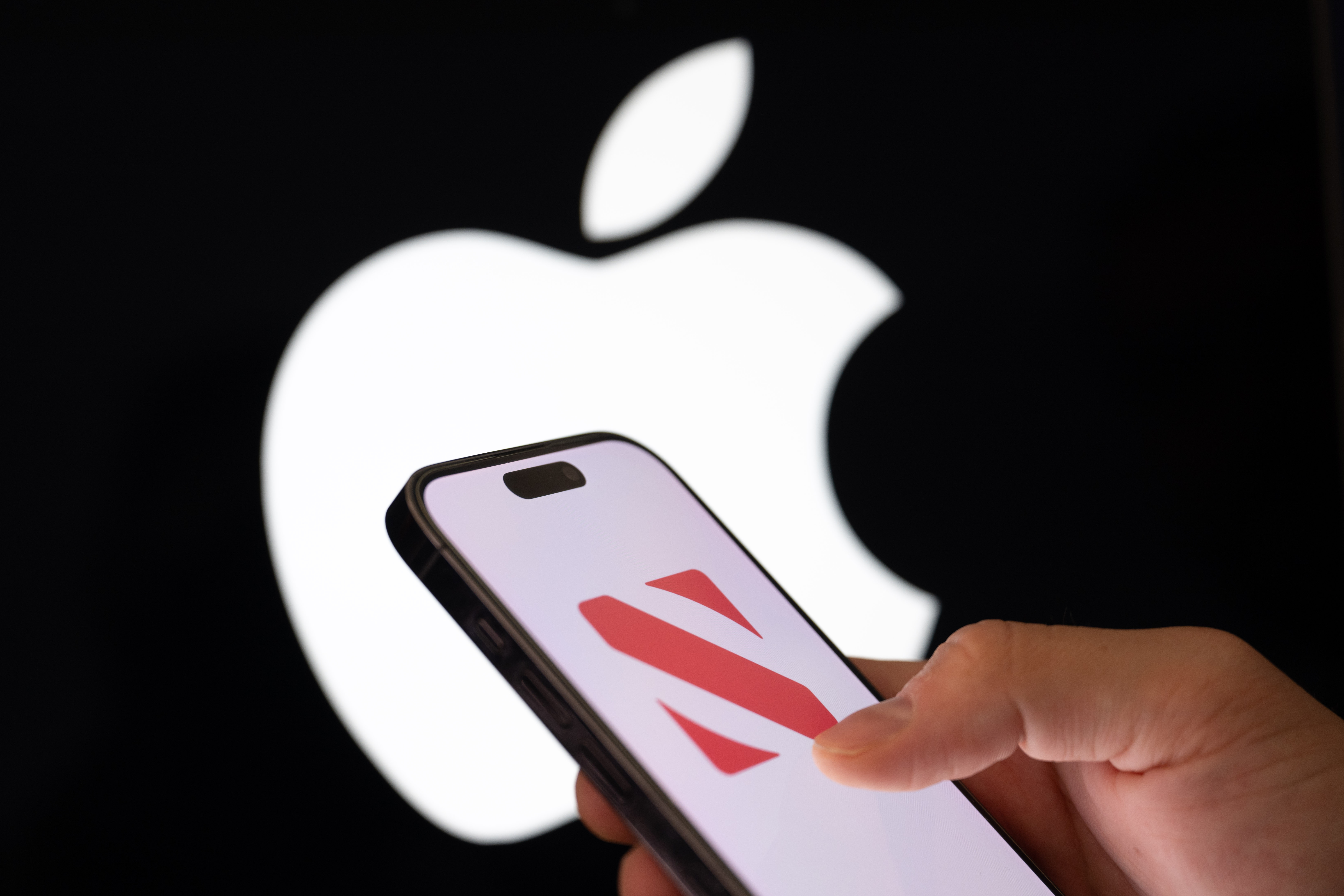 iPhone 16 çıktı, Apple fiyatları değiştirdi: Genelde zam, bir iki üründe indirim!