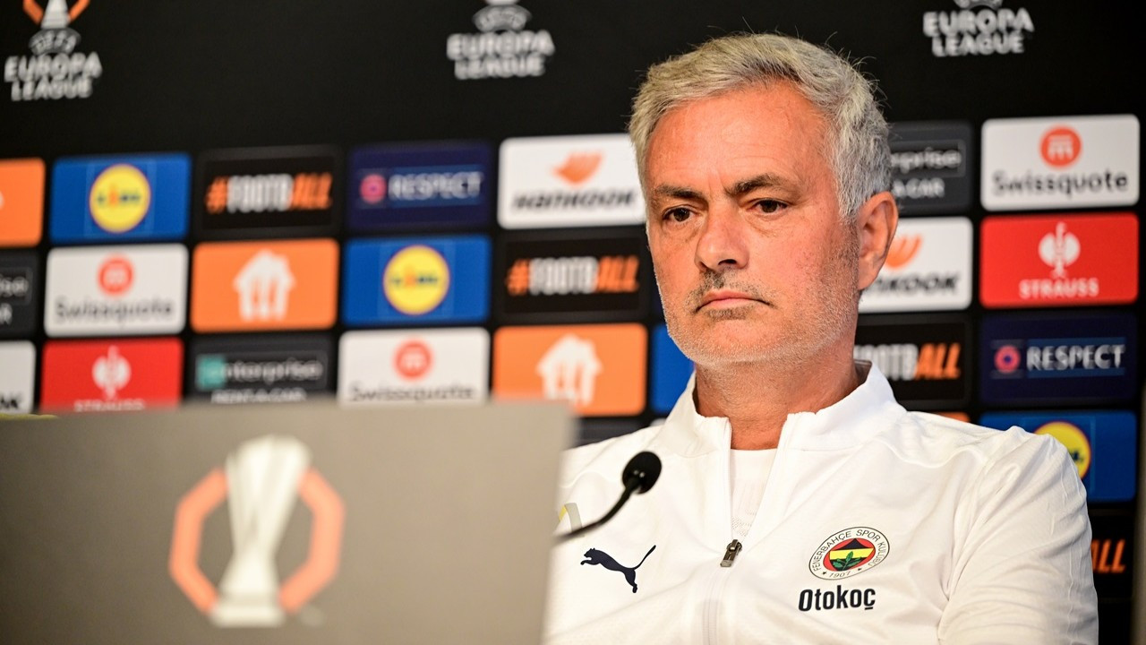 Mourinho'dan Galatasaray derbisi sonrası basın açıklaması tepkisi: Saygısızlık yapılan kişi benim