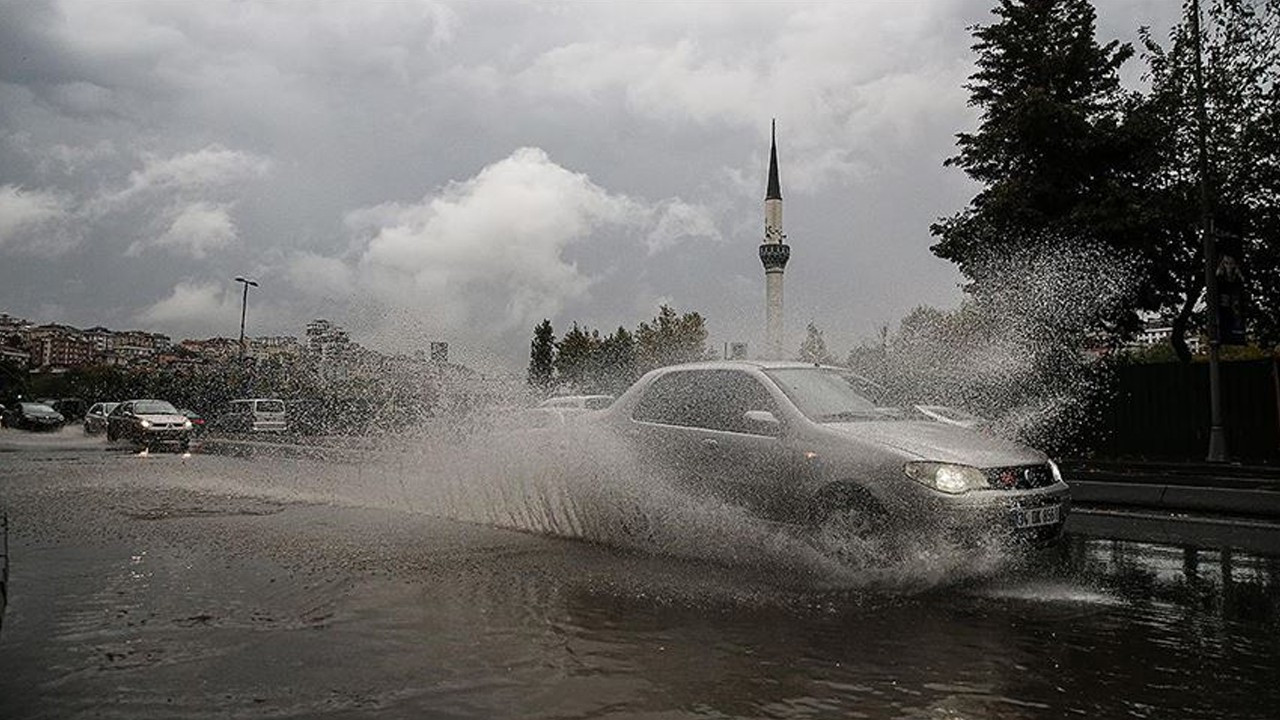 Meteoroloji'den İstanbul için sağanak uyarısı