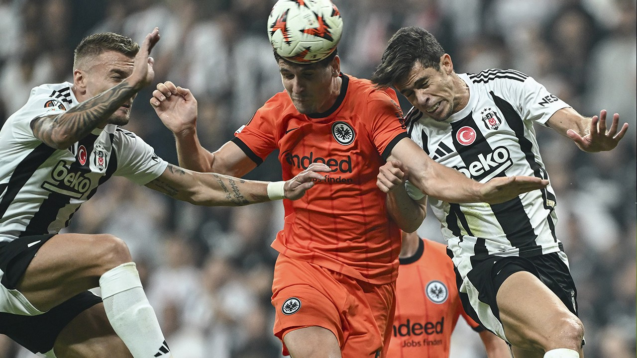 Beşiktaş Eintracht Frankfurt'a 3-1 mağlup oldu