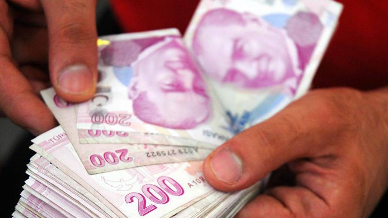 Her iki banknottan biri 200 TL