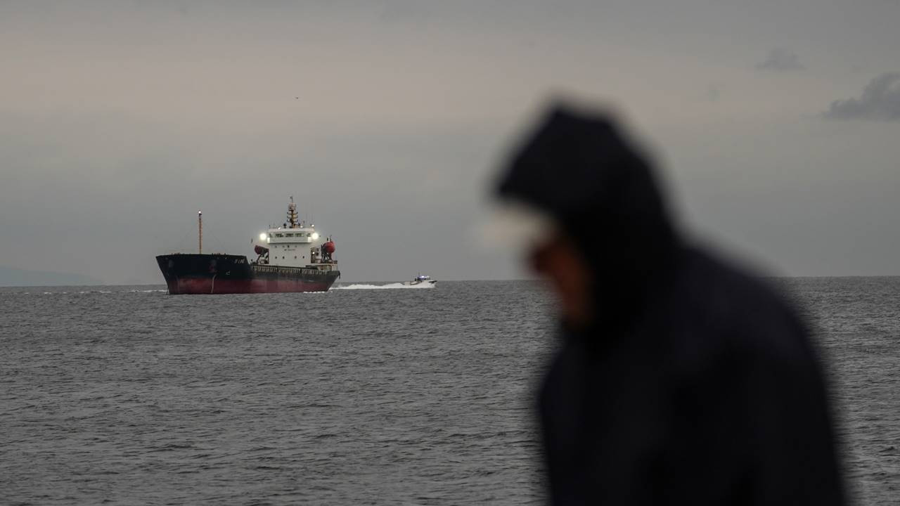 İstanbul Boğazı'ndaki trafik yeniden açıldı