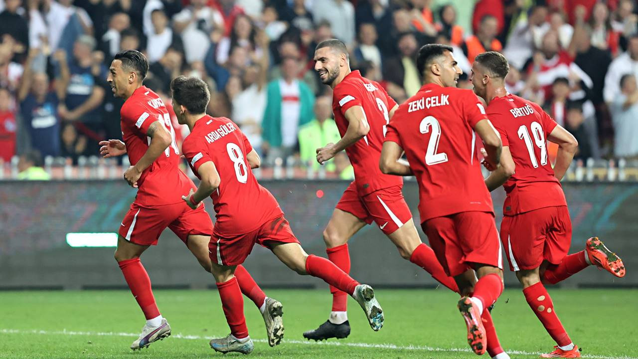 Türkiye, Karadağ'ı 1-0'la geçti