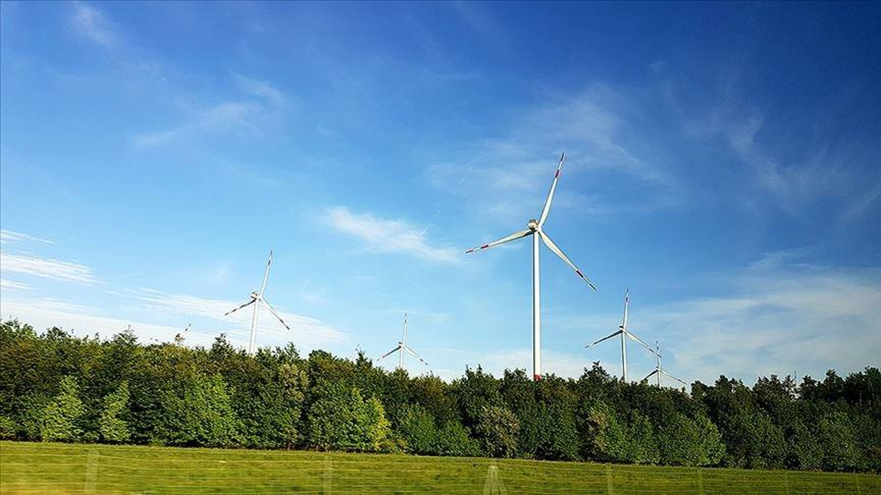 Yeşil enerji şirketleri petrol şirketlerinin getirilerini geride bıraktı