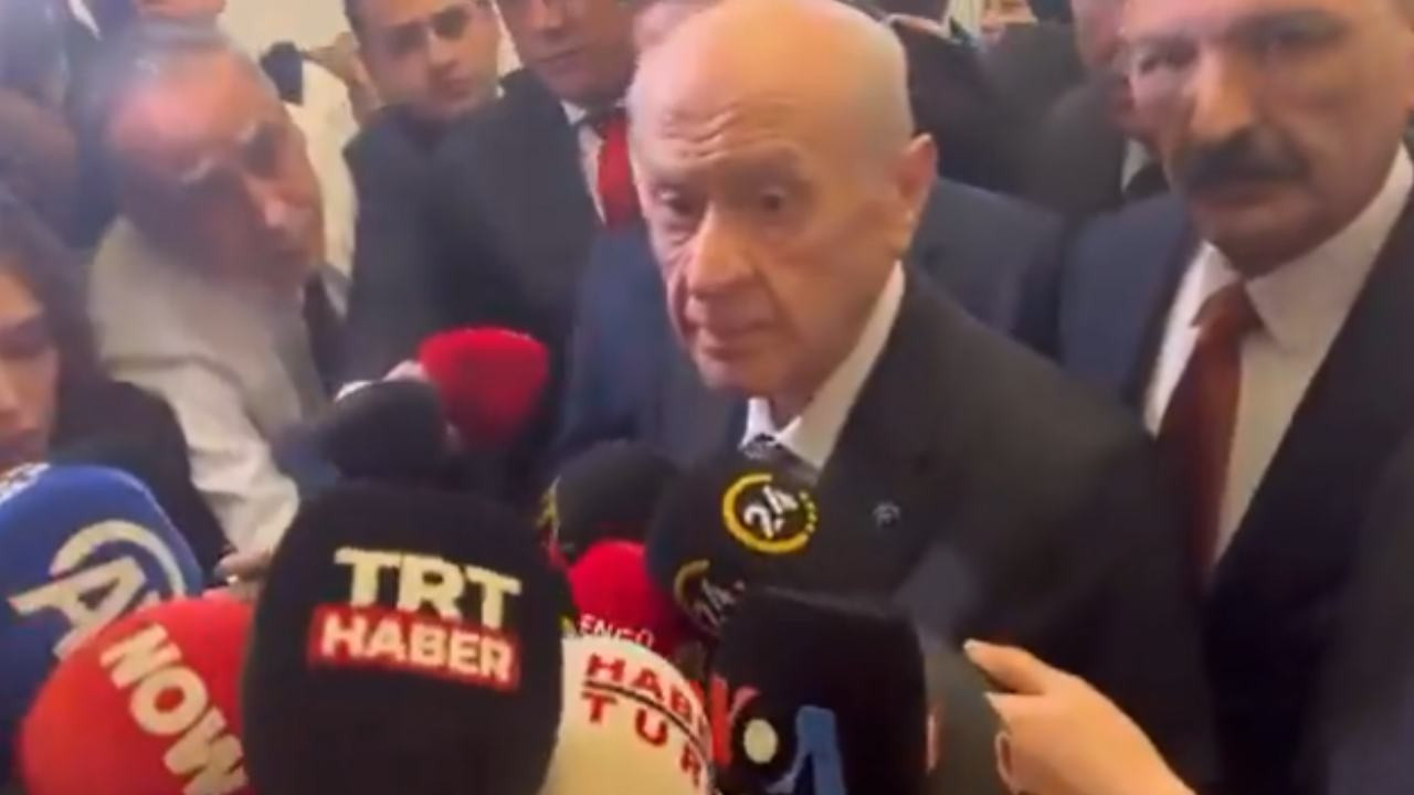 Soruyu beğenmeyen Bahçeli’den gazeteci Hilal Köylü'ye sert tepki: Mesleği bırak