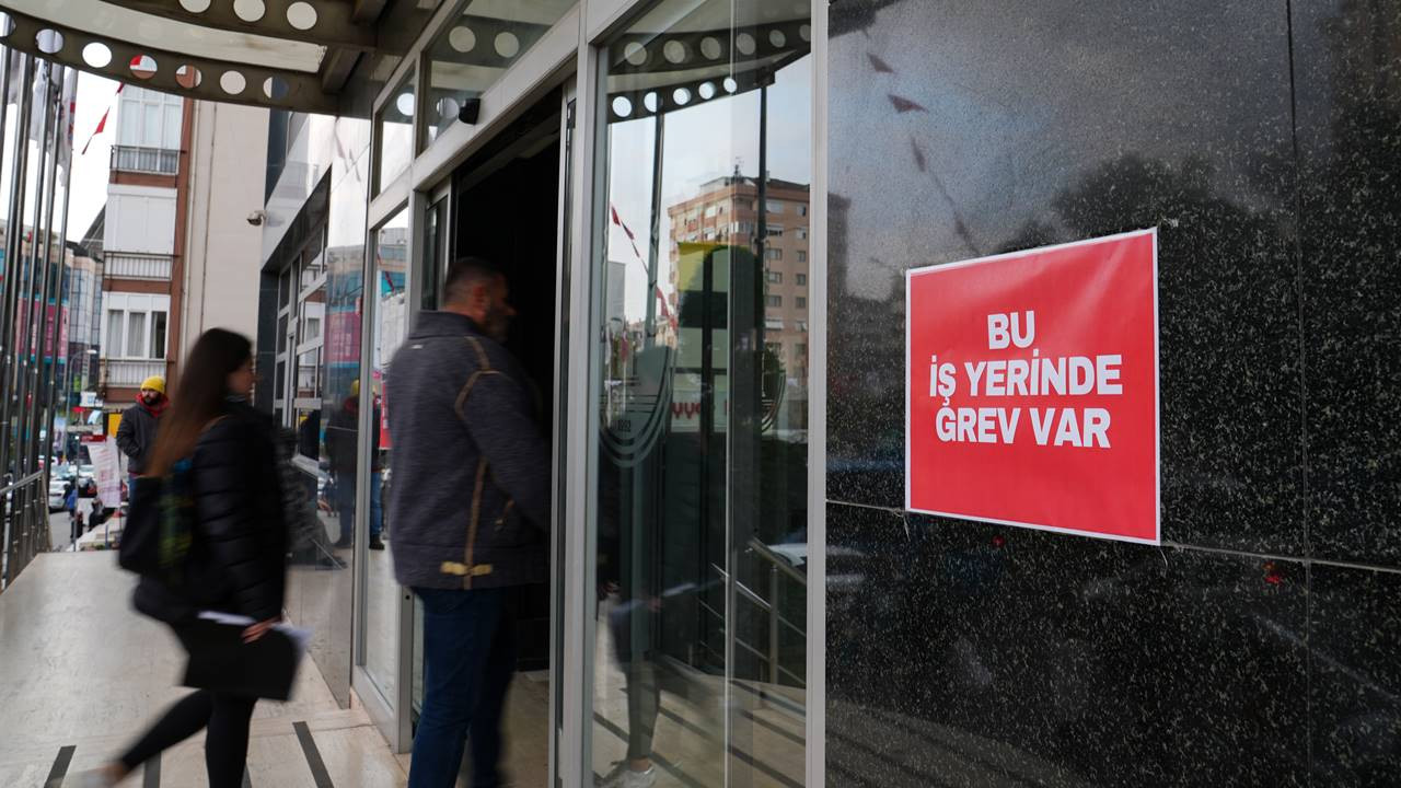 Maltepe Belediyesi'nde sözleşme imzalandı, grev bitti: Çöpler toplanıyor