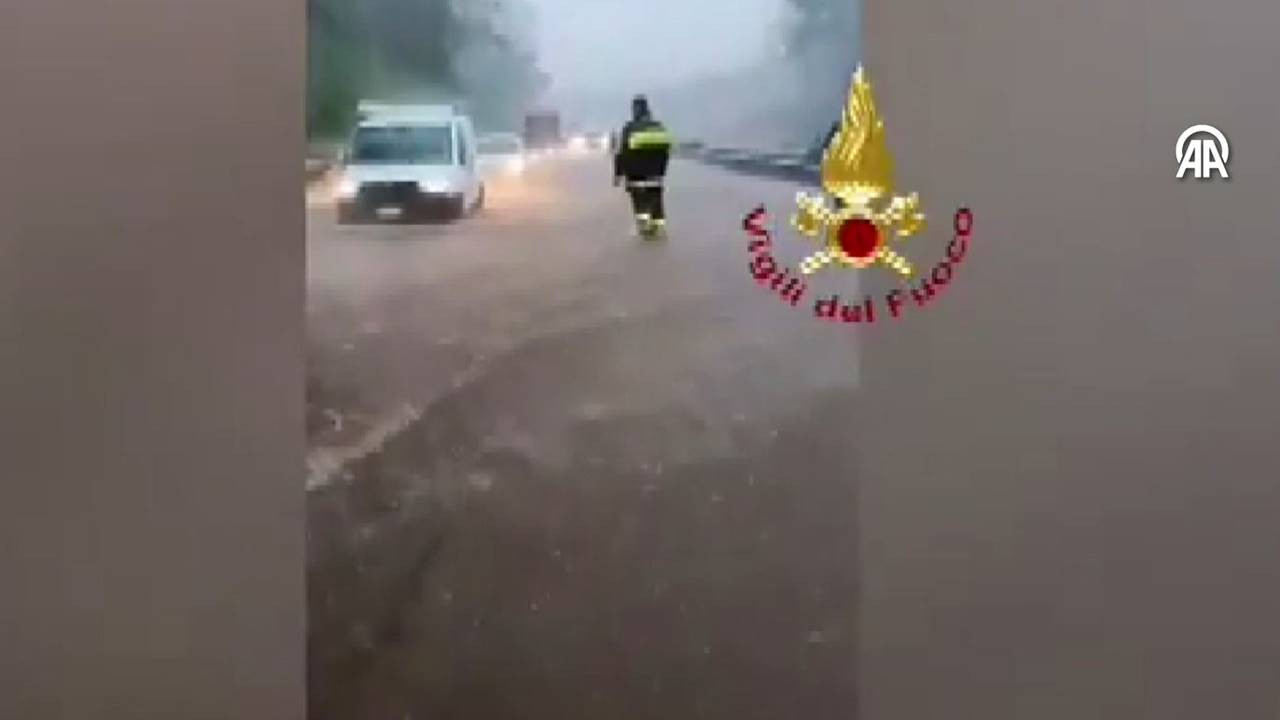 Sicilya Adası'nı sel bastı!