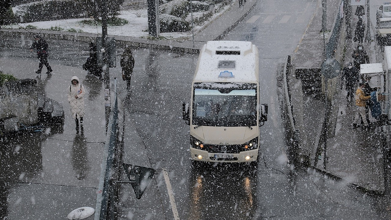 Meteoroloji duyurmuştu: İstanbul'da kar yağışı başladı!