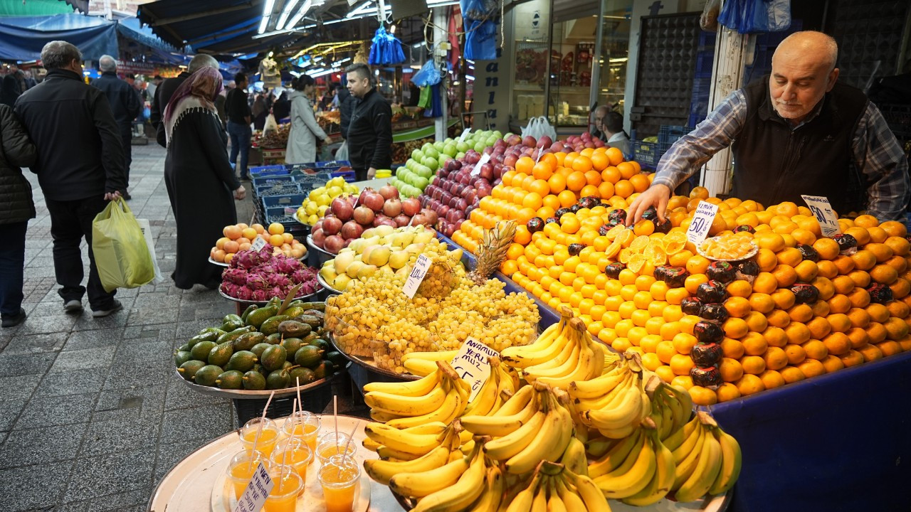 Kış meyveleri bu yıl herkesin yüzünü güldürdü: Vatandaş C vitaminine doyacak