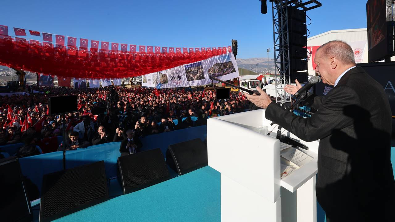 Erdoğan: Terör prangasını parçalayıp atmak istiyoruz